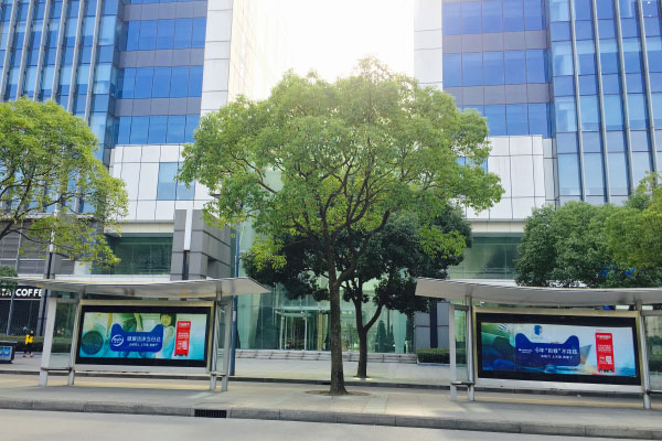 北京候车亭广告一样平常怎么算用度？？