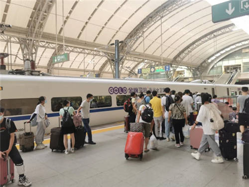 金牌卫浴高铁广告又“火”了，，，，，，新投放多条高铁线路。。。。